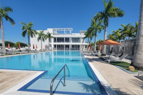Condominio en alquiler en Doral, Florida, 221.01 m2 № 2012147 - foto 12
