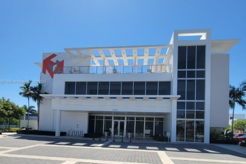 Condominio en alquiler en Doral, Florida, 221.01 m2 № 2012147 - foto 9