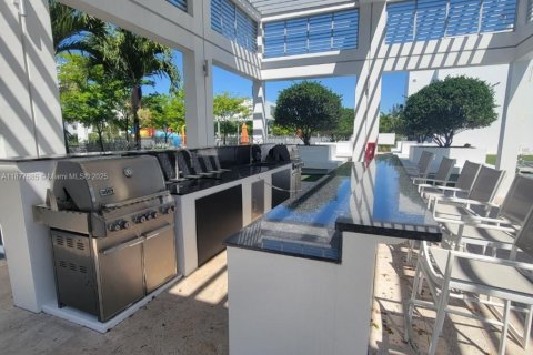 Condominio en alquiler en Doral, Florida, 221.01 m2 № 2012147 - foto 14