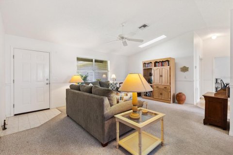 House in The Villages, Florida 2 bedrooms, 118.36 sq.m. № 2149543 - photo 5