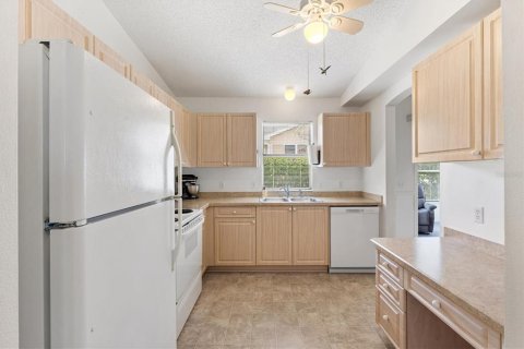 House in The Villages, Florida 2 bedrooms, 118.36 sq.m. № 2149543 - photo 12