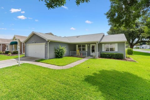 House in The Villages, Florida 2 bedrooms, 118.36 sq.m. № 2149543 - photo 2