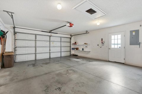 House in The Villages, Florida 2 bedrooms, 118.36 sq.m. № 2149543 - photo 21
