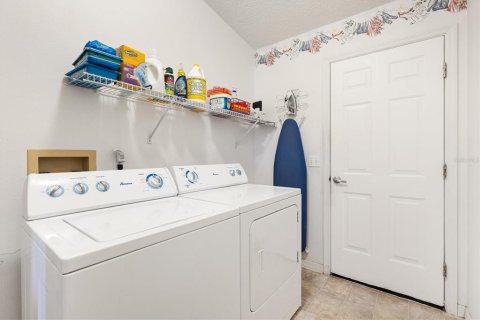 House in The Villages, Florida 2 bedrooms, 118.36 sq.m. № 2149543 - photo 20