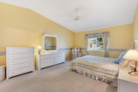 House in The Villages, Florida 2 bedrooms, 118.36 sq.m. № 2149543 - photo 14