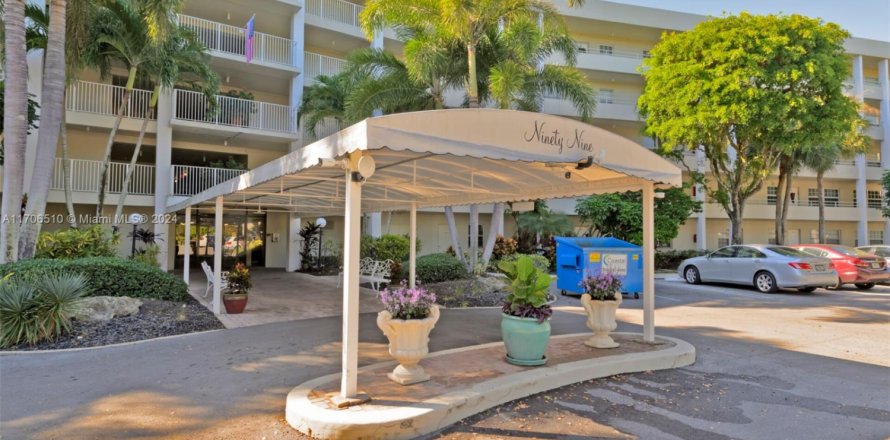 Condo à Pompano Beach, Floride, 3 chambres  № 1977913