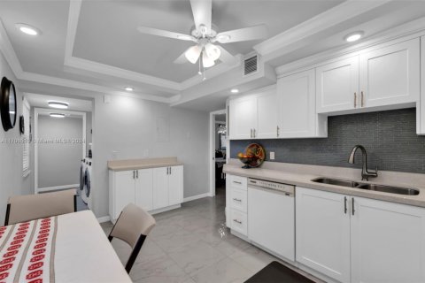 Copropriété à vendre à Pompano Beach, Floride: 3 chambres, 150.5 m2 № 1977913 - photo 13