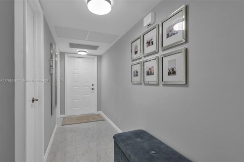 Copropriété à vendre à Pompano Beach, Floride: 3 chambres, 150.5 m2 № 1977913 - photo 16