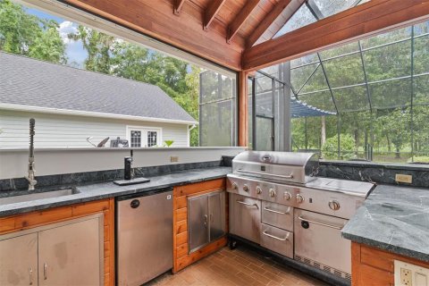 House in Gainesville, Florida 4 bedrooms, 384.8 sq.m. № 1832069 - photo 29