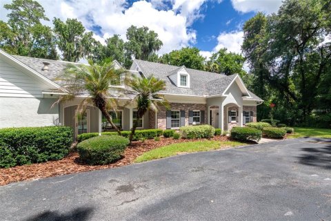 House in Gainesville, Florida 4 bedrooms, 384.8 sq.m. № 1832069 - photo 4