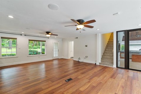 House in Gainesville, Florida 4 bedrooms, 384.8 sq.m. № 1832069 - photo 19