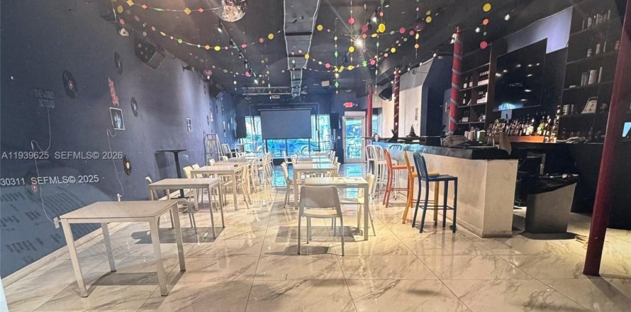 Propiedad comercial en Hollywood, Florida № 2056783