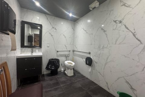 Propiedad comercial en venta en Hollywood, Florida № 2056783 - foto 5