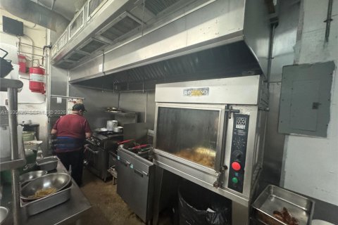 Propiedad comercial en venta en Hollywood, Florida № 2056783 - foto 3