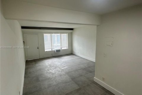 Villa ou maison à louer à Miami Beach, Floride: 695.09 m2 № 2295852 - photo 3