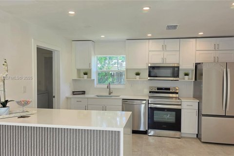 Villa ou maison à vendre à Pompano Beach, Floride: 4 chambres, 140.47 m2 № 2021907 - photo 3