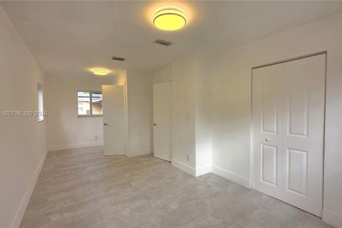 Villa ou maison à vendre à Pompano Beach, Floride: 4 chambres, 140.47 m2 № 2021907 - photo 6