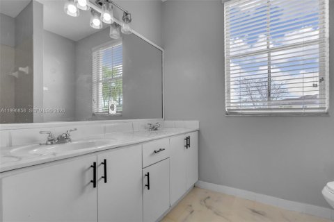 Townhouse in Miami, Florida 4 bedrooms, 214.33 sq.m. № 2066139 - photo 28