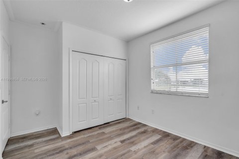 Townhouse in Miami, Florida 4 bedrooms, 214.33 sq.m. № 2066139 - photo 15