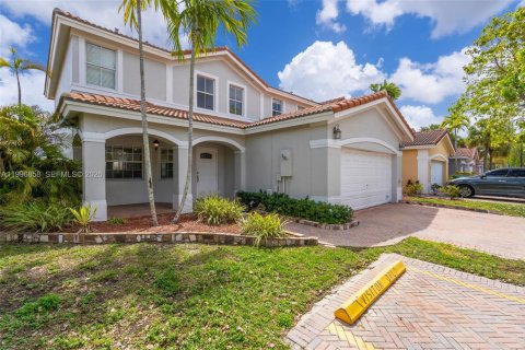 Townhouse in Miami, Florida 4 bedrooms, 214.33 sq.m. № 2066139 - photo 2