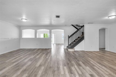 Townhouse in Miami, Florida 4 bedrooms, 214.33 sq.m. № 2066139 - photo 4