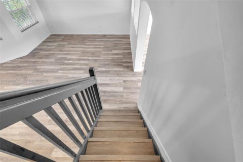 Townhouse in Miami, Florida 4 bedrooms, 214.33 sq.m. № 2066139 - photo 12