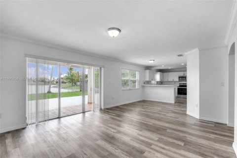 Townhouse in Miami, Florida 4 bedrooms, 214.33 sq.m. № 2066139 - photo 11