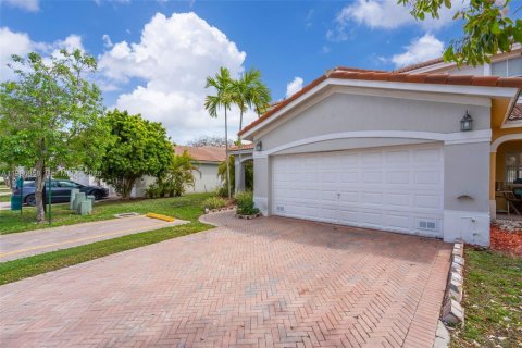 Townhouse in Miami, Florida 4 bedrooms, 214.33 sq.m. № 2066139 - photo 3
