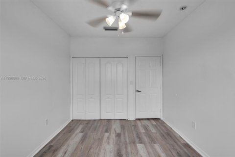 Townhouse in Miami, Florida 4 bedrooms, 214.33 sq.m. № 2066139 - photo 27