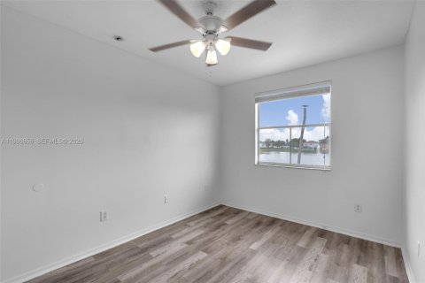 Townhouse in Miami, Florida 4 bedrooms, 214.33 sq.m. № 2066139 - photo 26