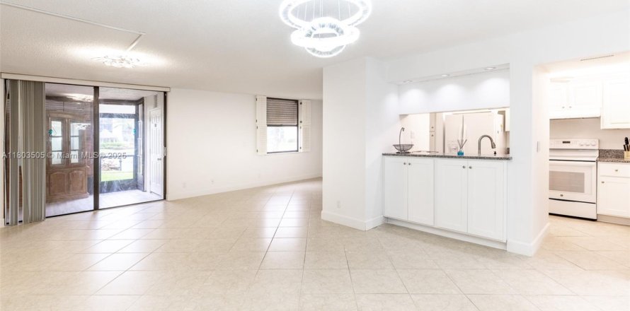 Condo in Fort Myers, Florida, 2 bedrooms  № 1689064
