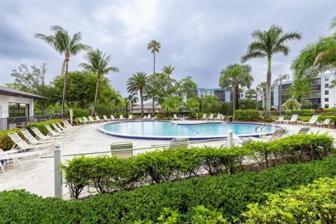 Condo in Fort Myers, Florida, 2 bedrooms  № 1689064 - photo 18