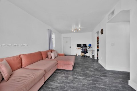 Купить кондоминиум в Майами, Флорида 2 спальни, 65.59м2, № 2075155 - фото 5