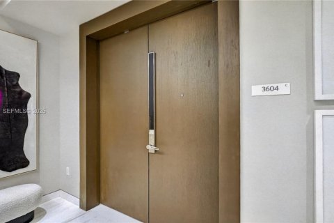 Снять в аренду кондоминиум в Майами, Флорида 3 спальни, 328.5м2, № 2145870 - фото 5