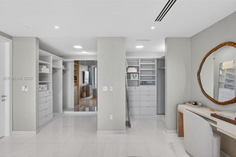 Снять в аренду кондоминиум в Майами, Флорида 3 спальни, 328.5м2, № 2145870 - фото 29
