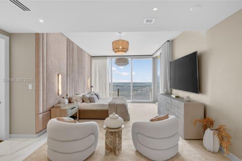 Снять в аренду кондоминиум в Майами, Флорида 3 спальни, 328.5м2, № 2145870 - фото 27