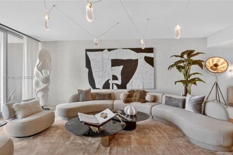 Снять в аренду кондоминиум в Майами, Флорида 3 спальни, 328.5м2, № 2145870 - фото 17