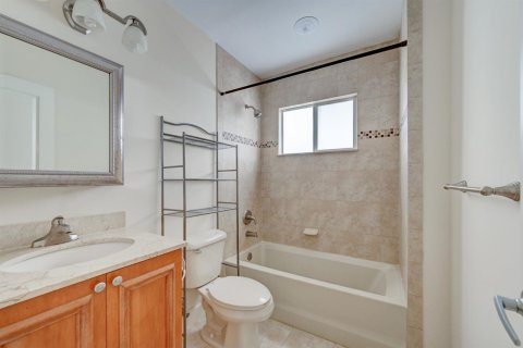Appartement à louer à Pompano Beach, Floride: 1 chambre, 65.03 m2 № 2262141 - photo 2