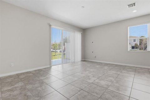 Townhouse in Riverview, Florida 3 bedrooms, 146.41 sq.m. № 2107612 - photo 10