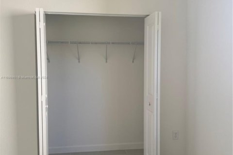 Villa ou maison à louer à Miami, Floride: 4 chambres № 1960084 - photo 11