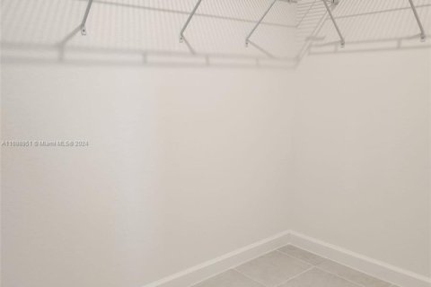 Villa ou maison à louer à Miami, Floride: 4 chambres № 1960084 - photo 28