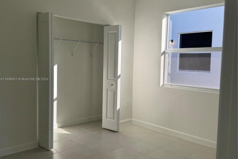 Villa ou maison à louer à Miami, Floride: 4 chambres № 1960084 - photo 17