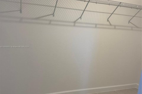 Villa ou maison à louer à Miami, Floride: 4 chambres № 1960084 - photo 9