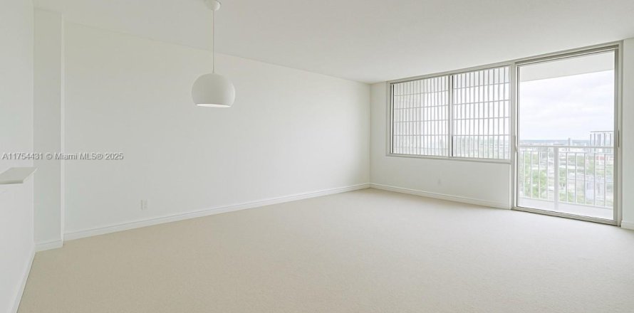 Condo in North Miami, Florida, 1 bedroom  № 1712877