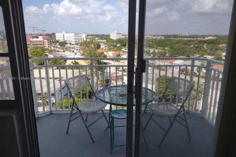 Condo in North Miami, Florida, 1 bedroom  № 1712877 - photo 10