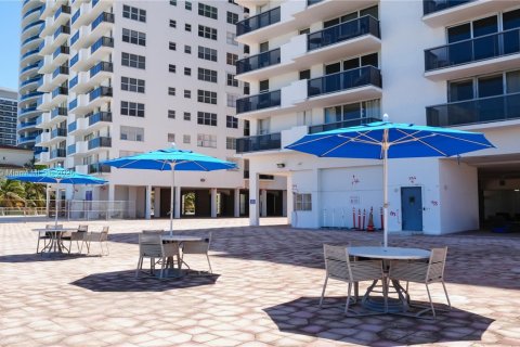 Купить кондоминиум в Майами-Бич, Флорида 2 спальни, 112.04м2, № 1979828 - фото 15