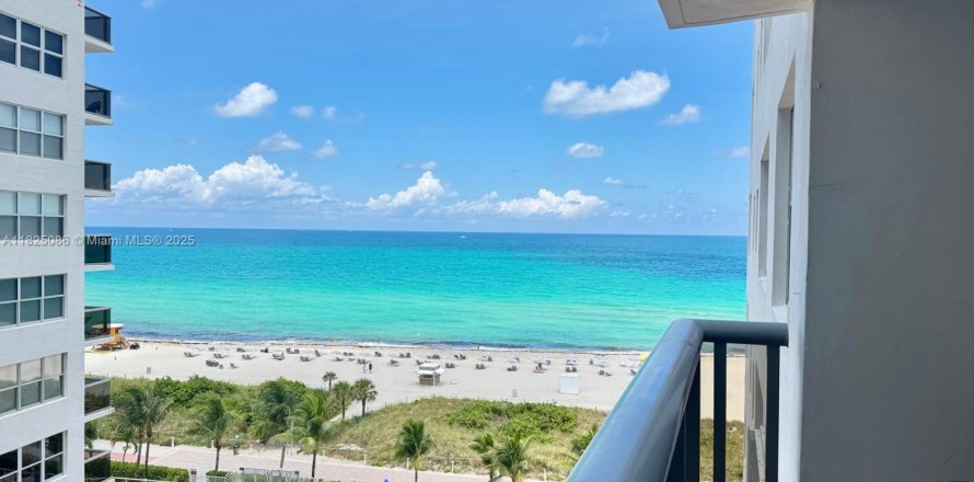 Кондоминиум с 2 спальнями в Майами-Бич, Флорида № 1979828