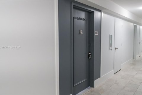 Купить кондоминиум в Майами-Бич, Флорида 2 спальни, 112.04м2, № 1979828 - фото 28