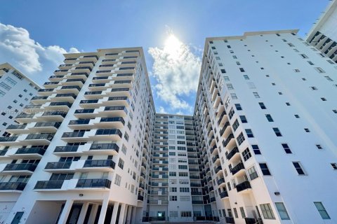 Купить кондоминиум в Майами-Бич, Флорида 2 спальни, 112.04м2, № 1979828 - фото 14