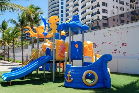 Купить кондоминиум в Майами-Бич, Флорида 2 спальни, 112.04м2, № 1979828 - фото 22